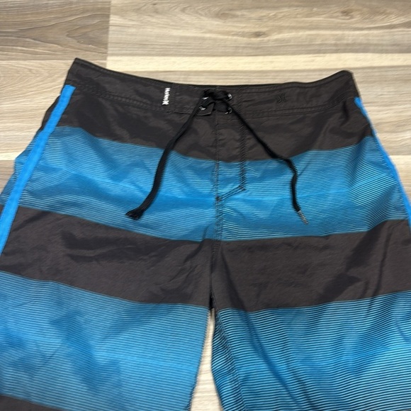 🏁 Hurley Black Board Shorts size 32 - Picture 4 of 7